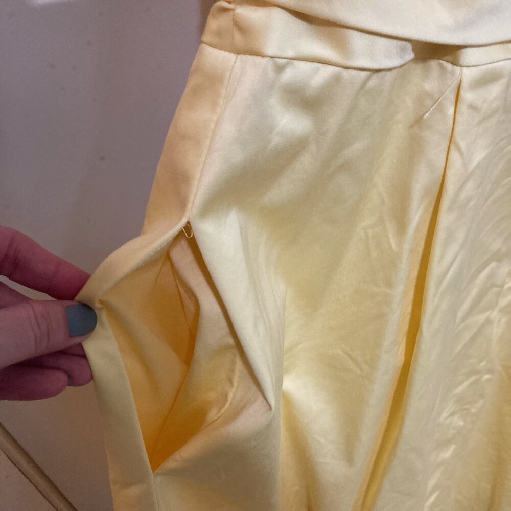 David’s Bridal Yellow Y-neck Sateen Dress in Size 10 - Picture 12 of 14